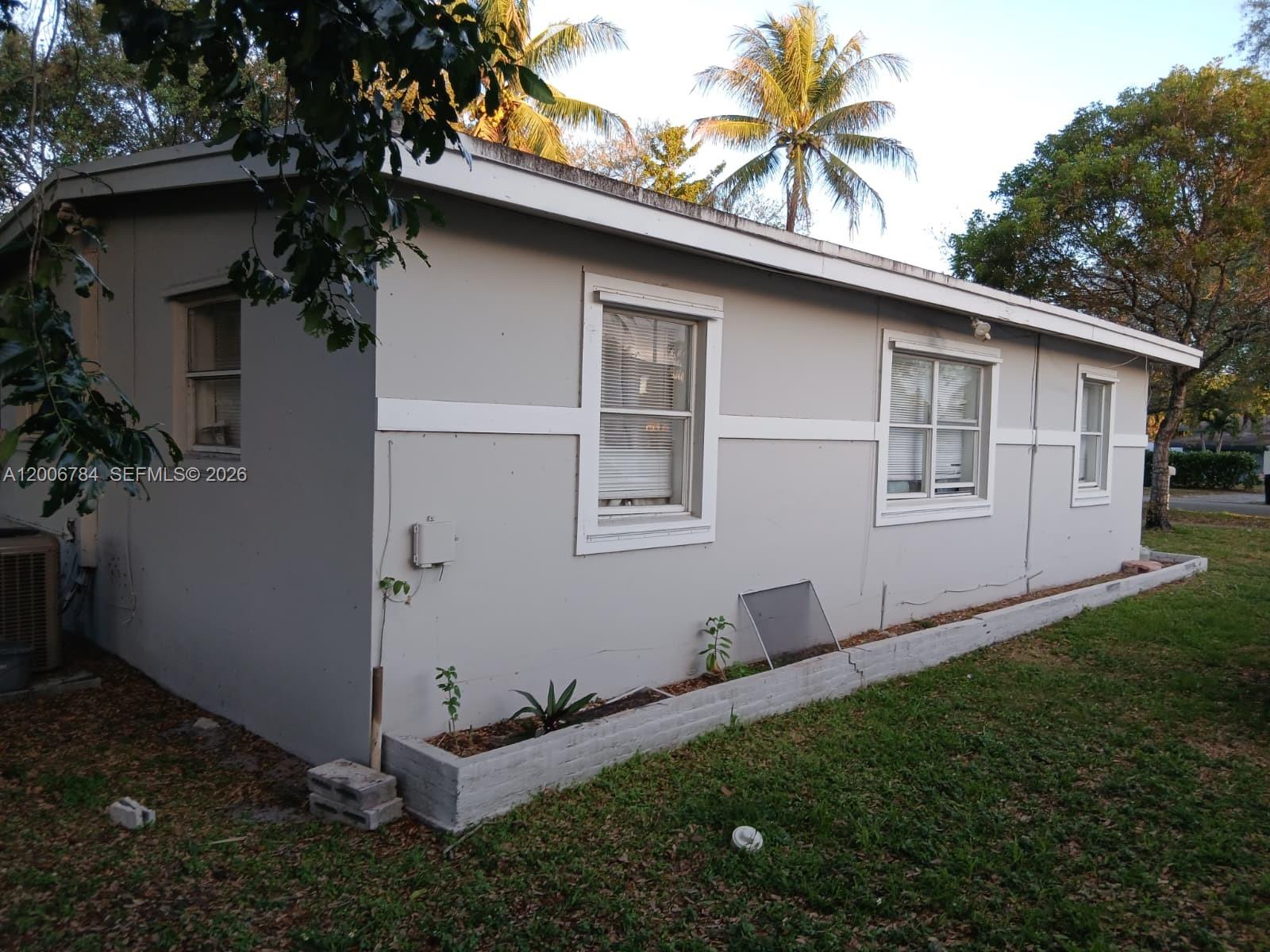 LAUDERDALE MANORS ADD-RES - Residential