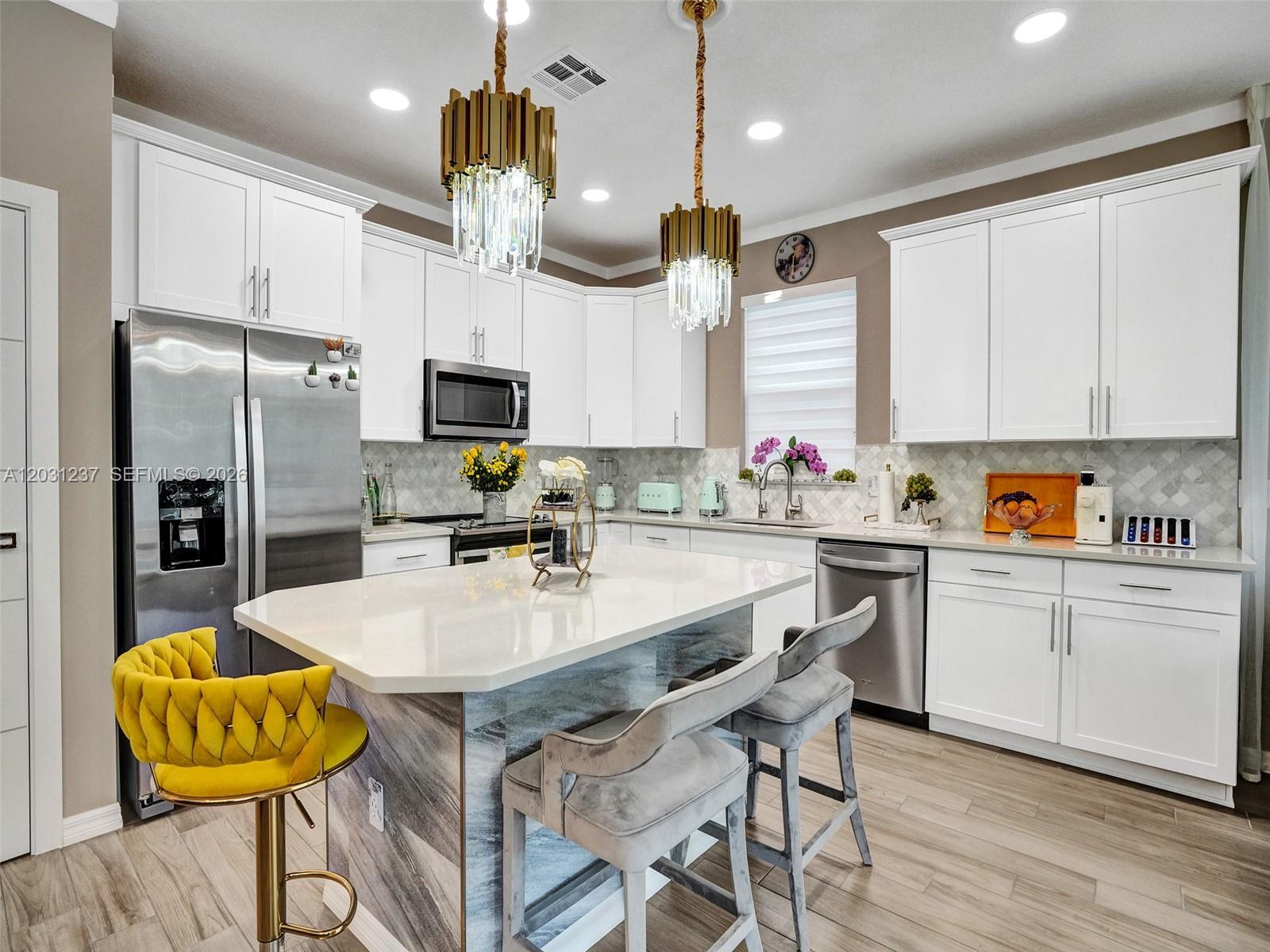 HILLCREST COUNTRY CLUB SO - Residential