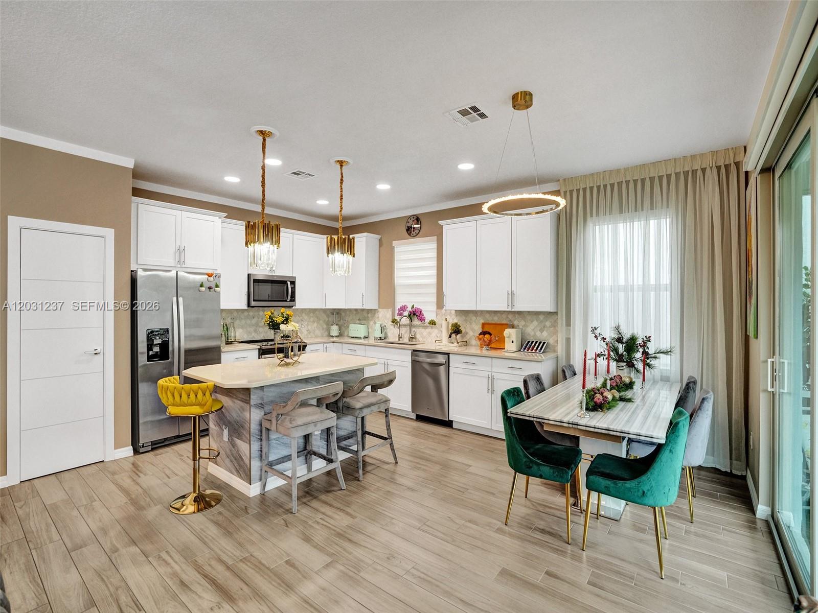 HILLCREST COUNTRY CLUB SO - Residential