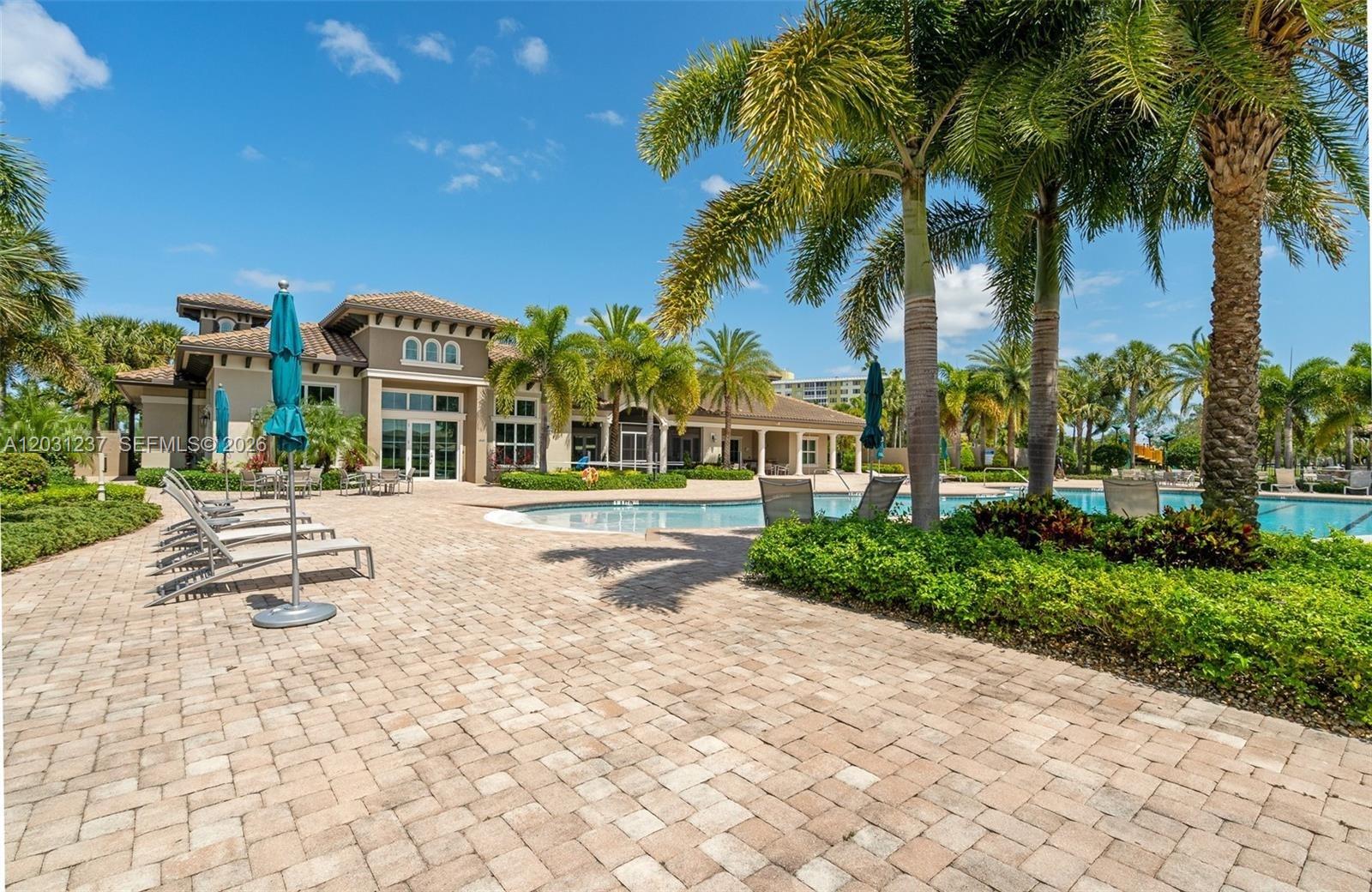 HILLCREST COUNTRY CLUB SO - Residential