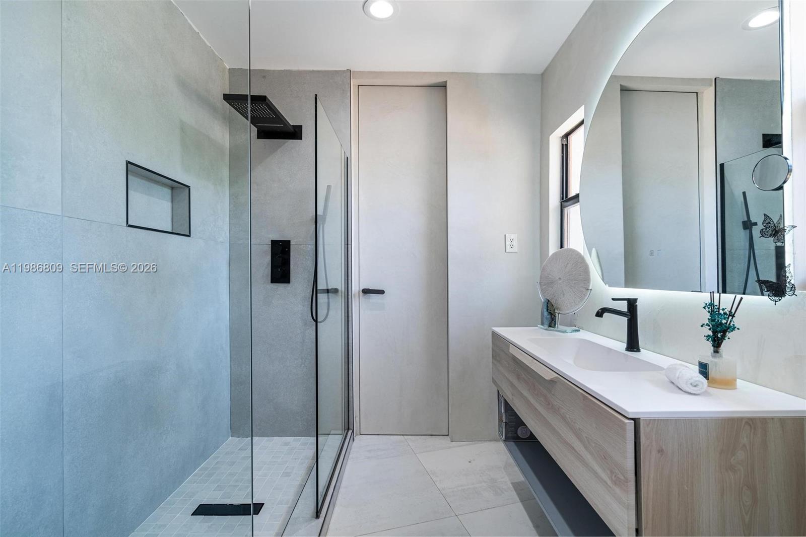 MIDDLE RIVER ESTATES - Residential