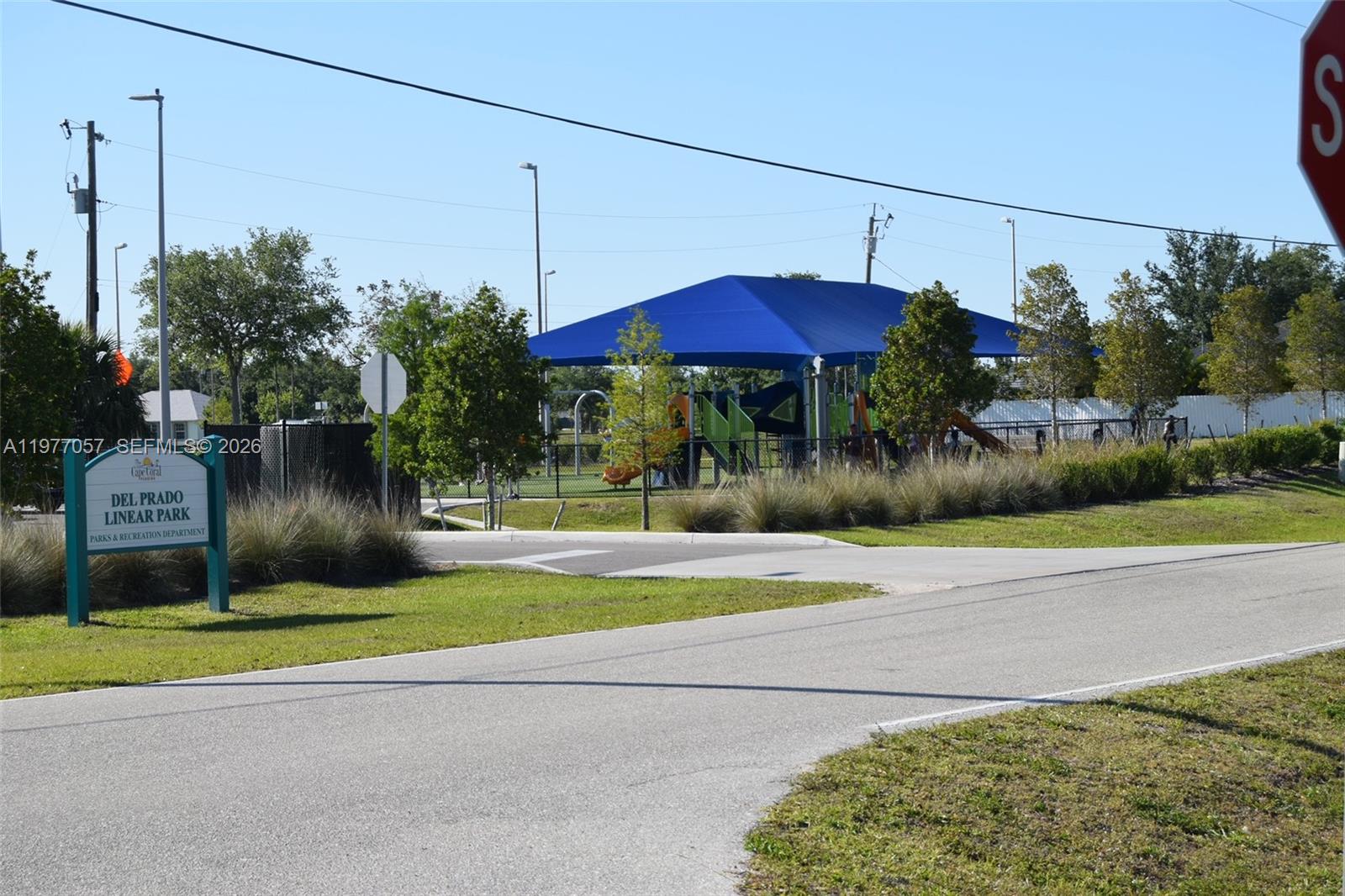 CAPE CORAL - Land