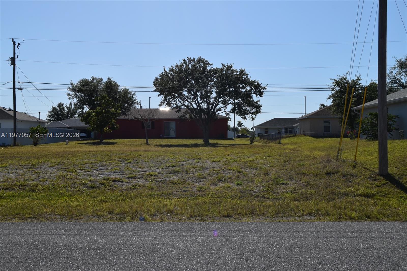 CAPE CORAL - Land