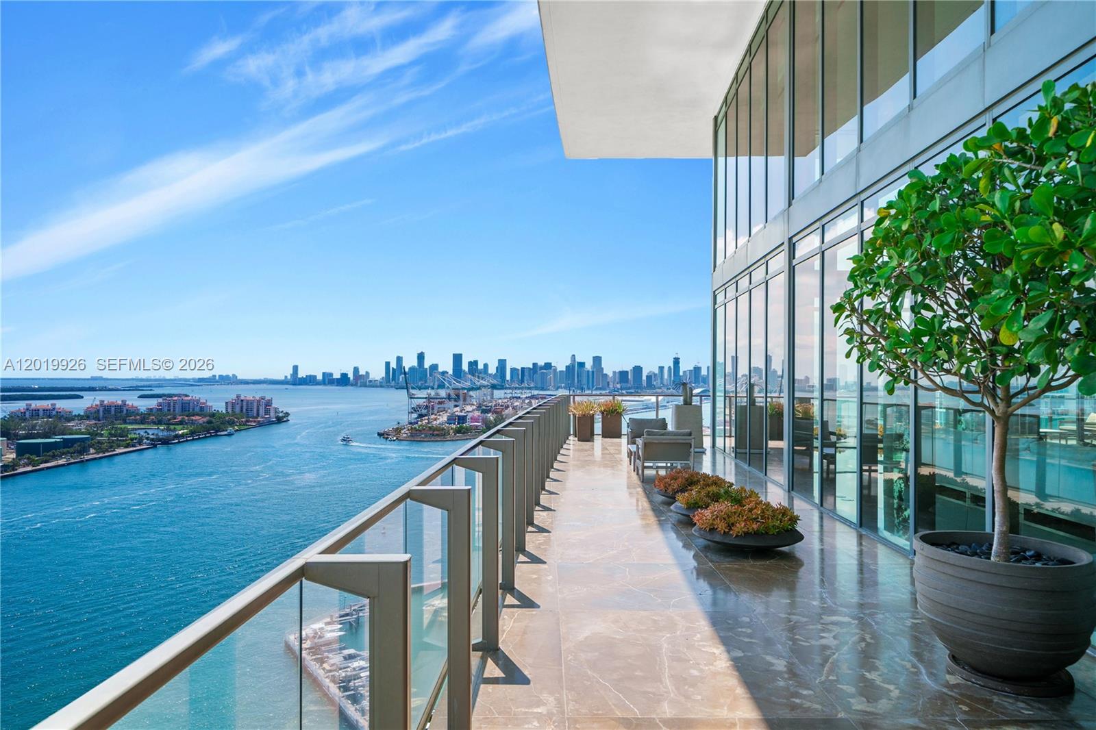 APOGEE CONDO - Residential