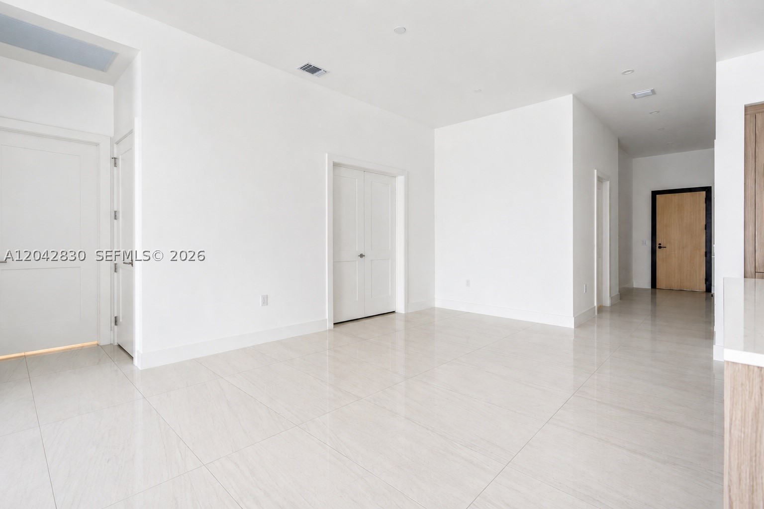 SELENE CONDO - Residential