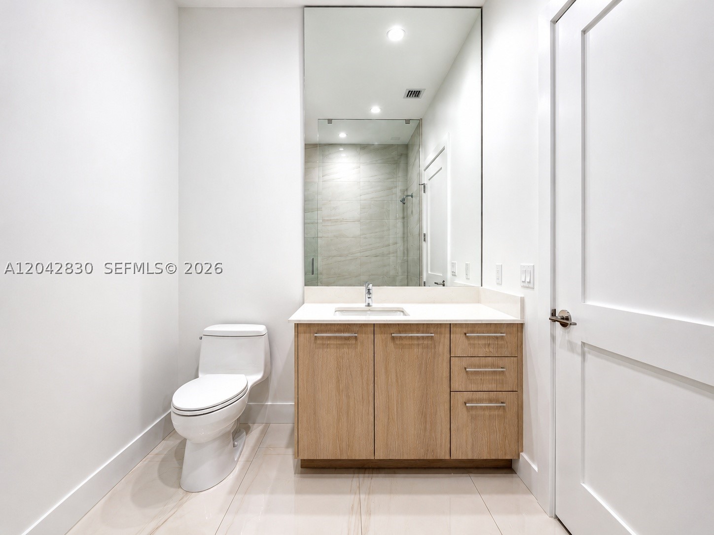 SELENE CONDO - Residential