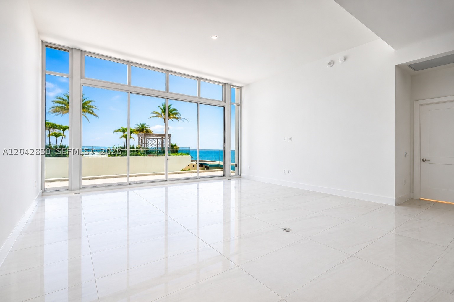 SELENE CONDO - Residential