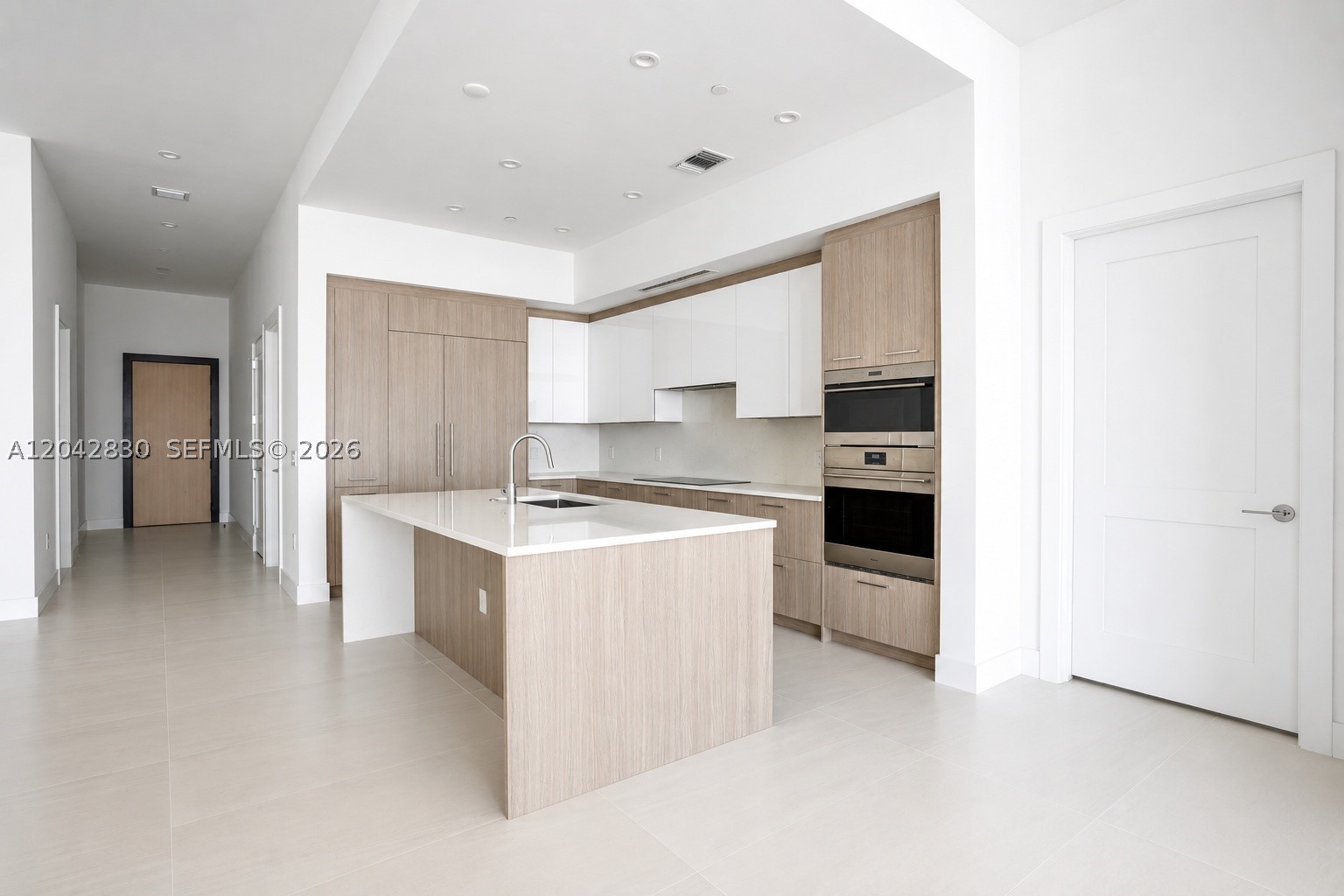 SELENE CONDO - Residential