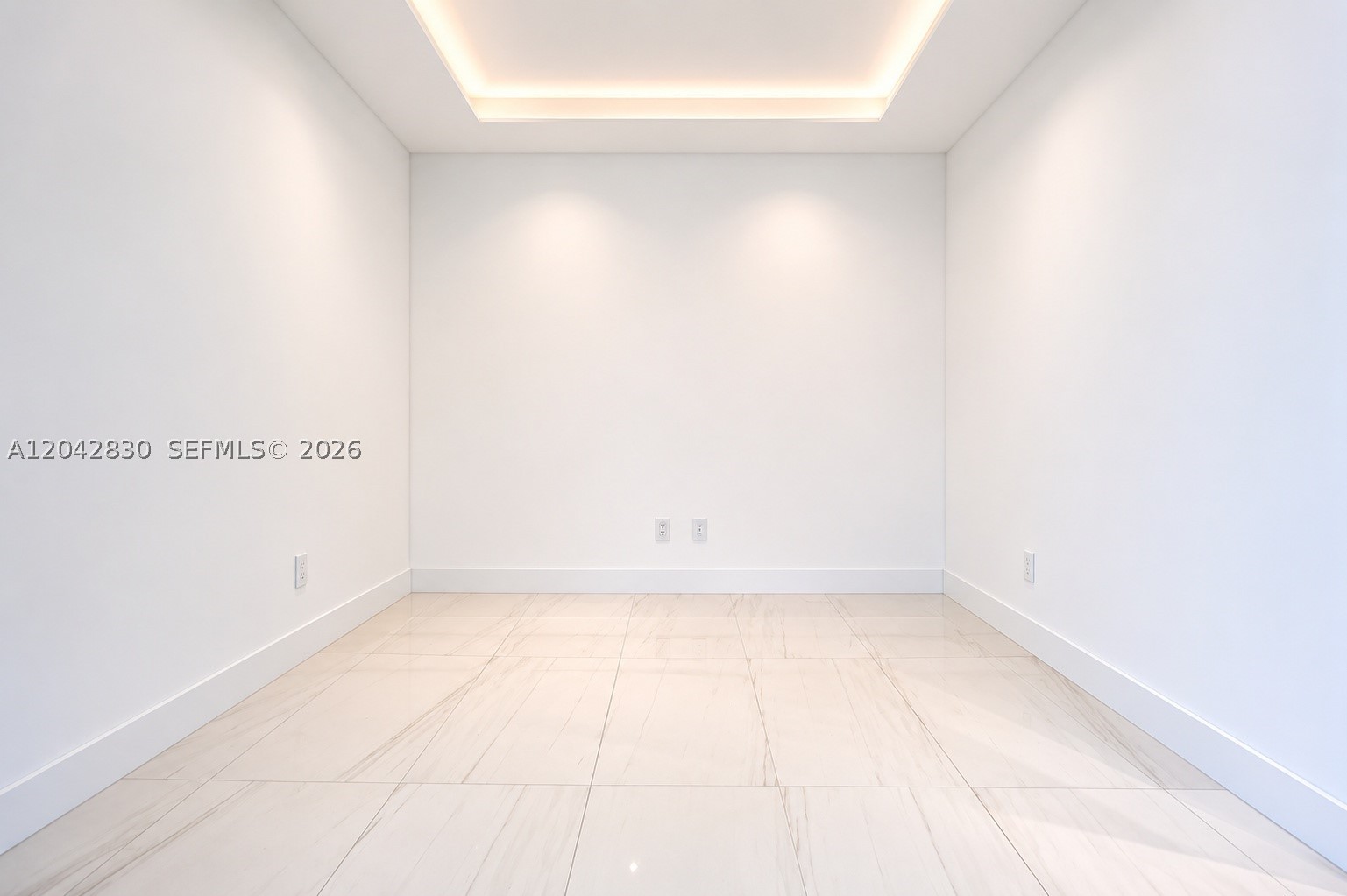 SELENE CONDO - Residential