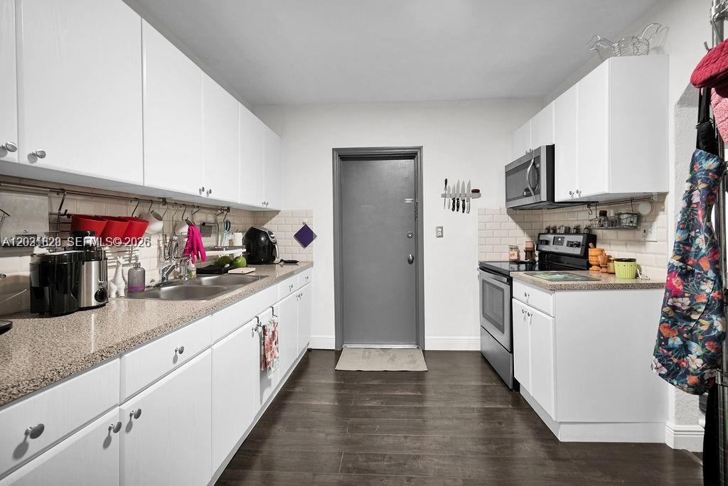 TWELFTH ST MANORS - Residential