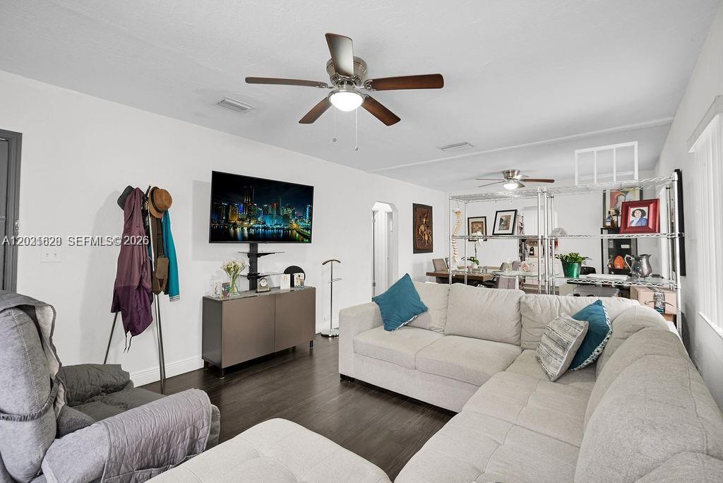 TWELFTH ST MANORS - Residential