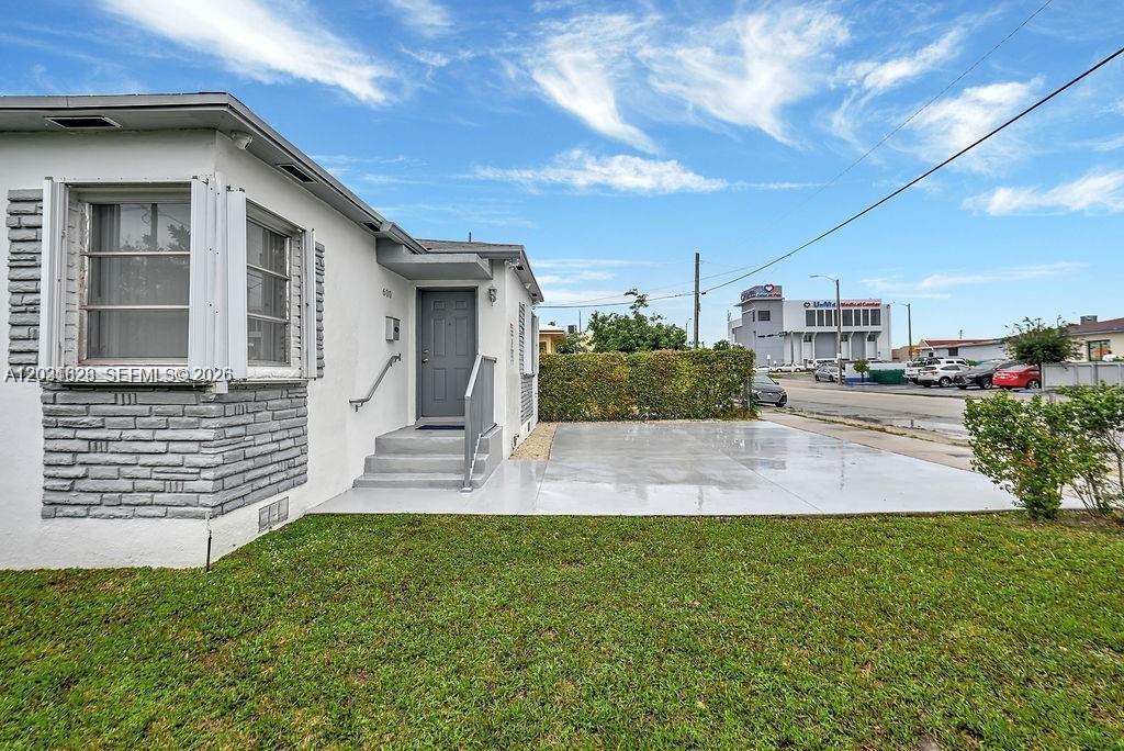 TWELFTH ST MANORS - Residential