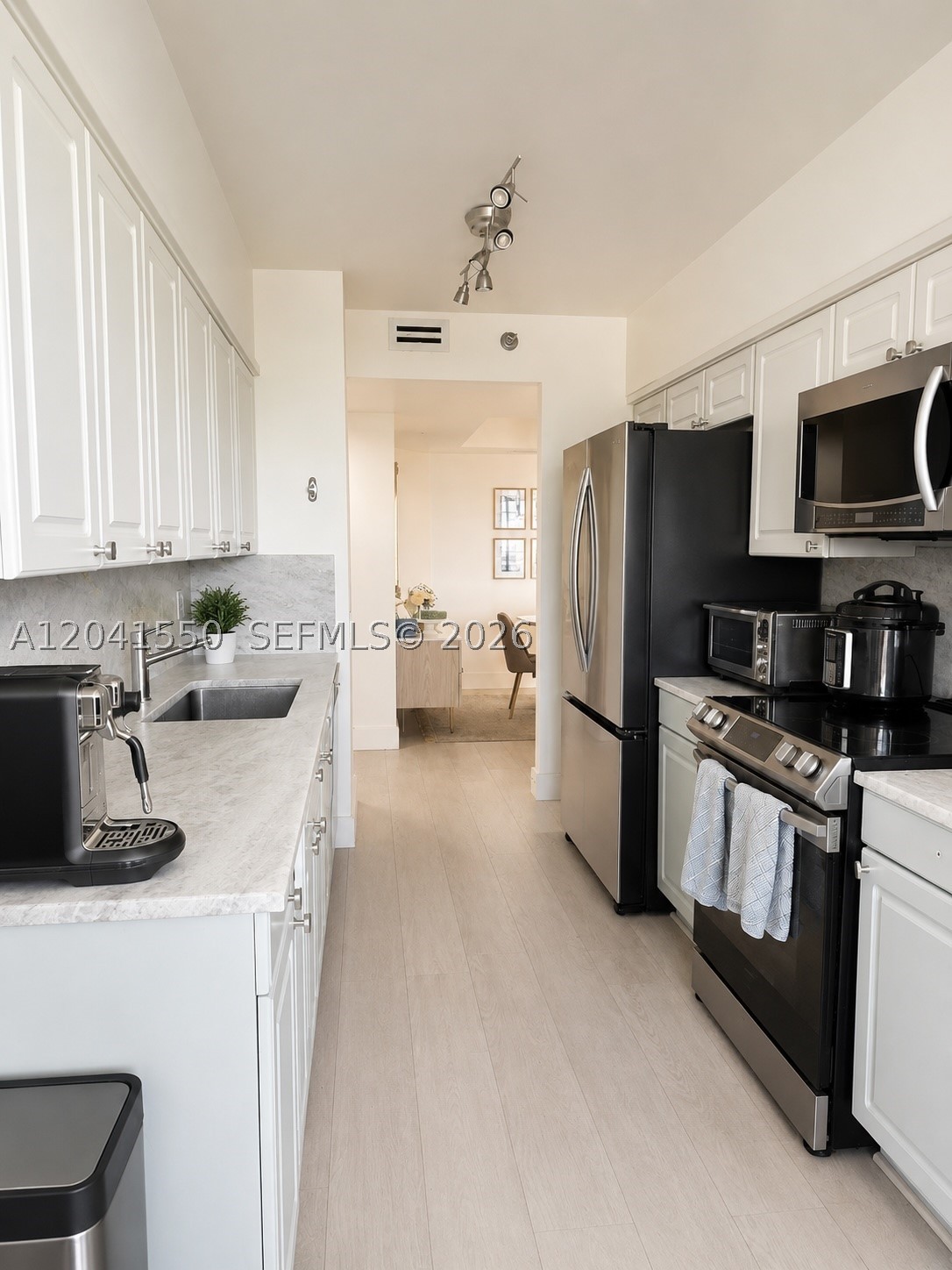 HARBORSIDE AT THE WATERWA - Residential