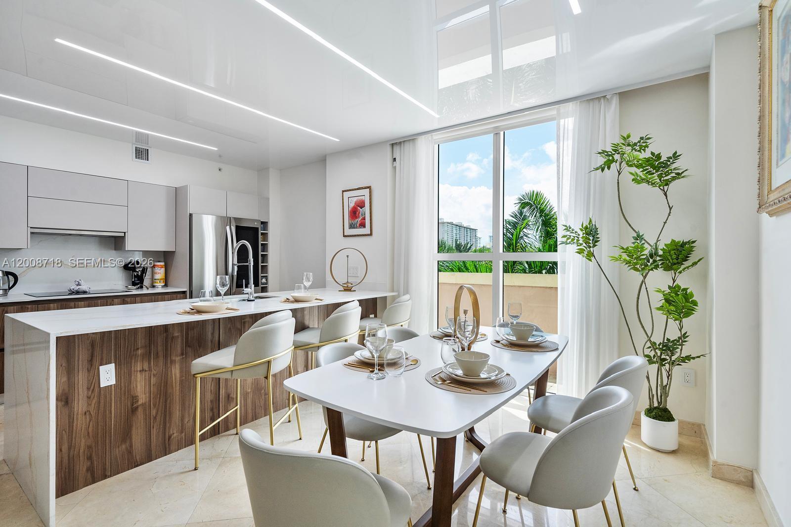 KING DAVID OF SUNNY ISLES - Residential