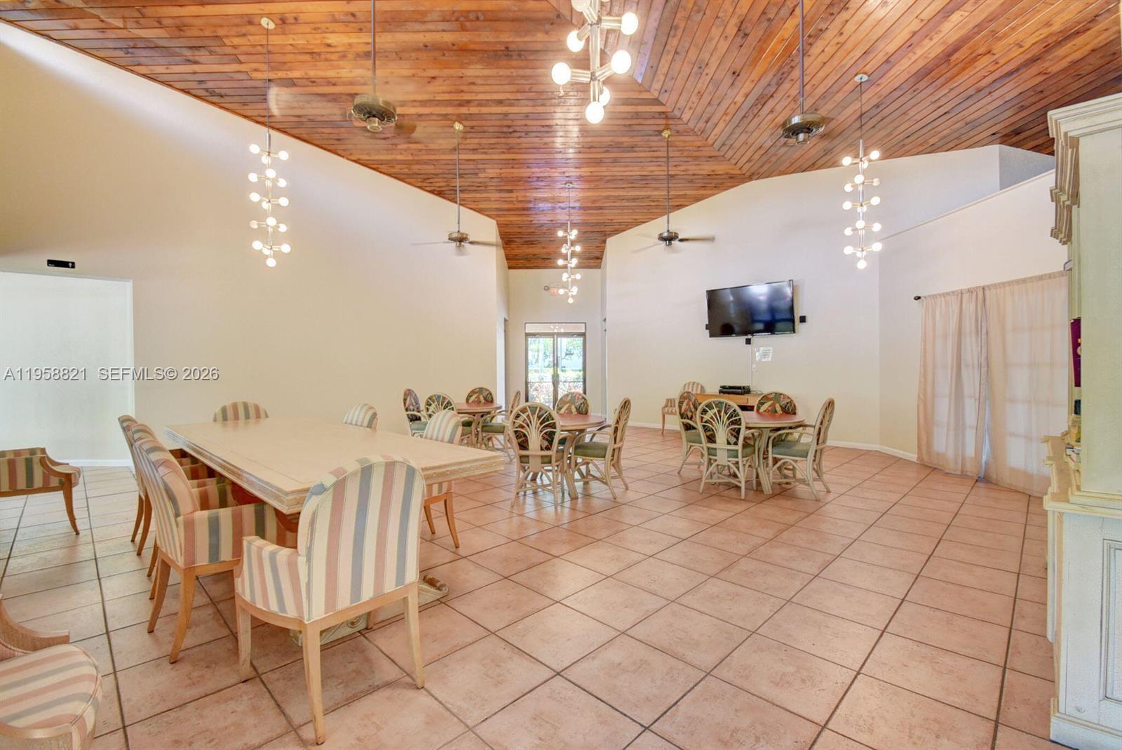 LAVERS DELRAY RACQUET CLU - Residential