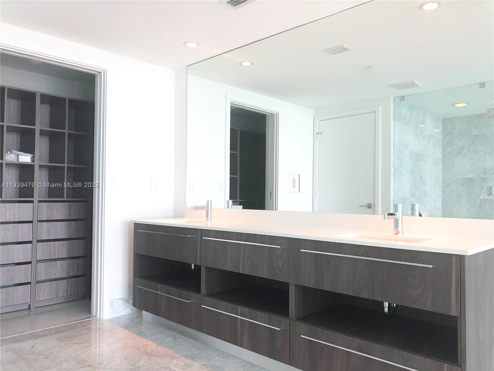 ONE PARAISO CONDO - Residential