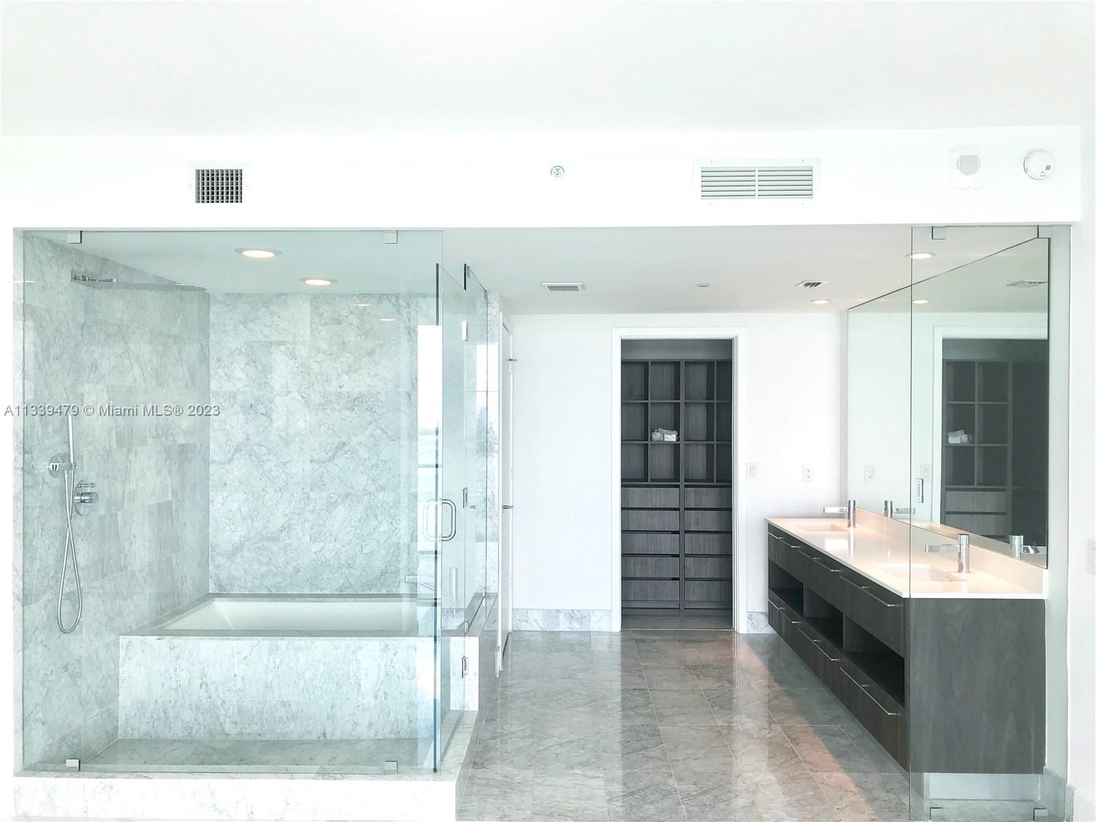 ONE PARAISO CONDO - Residential