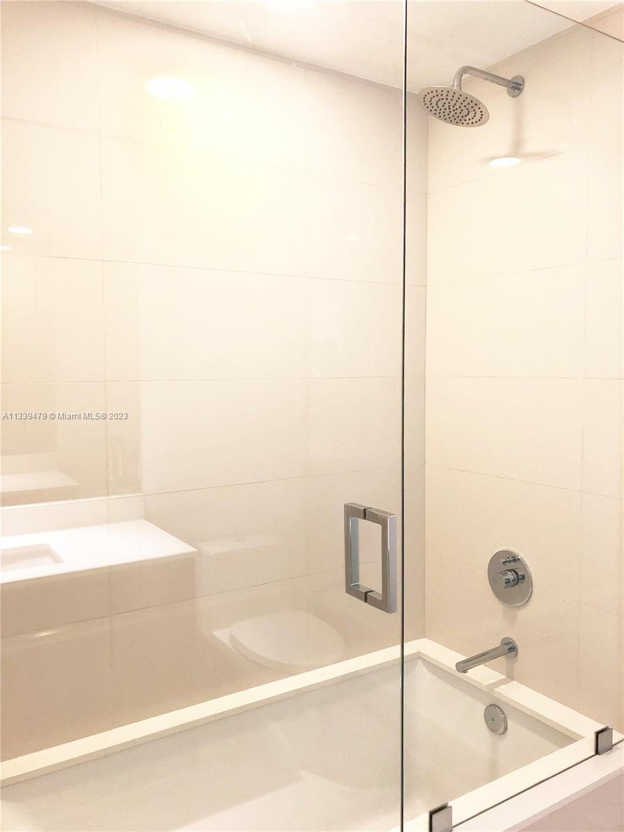 ONE PARAISO CONDO - Residential