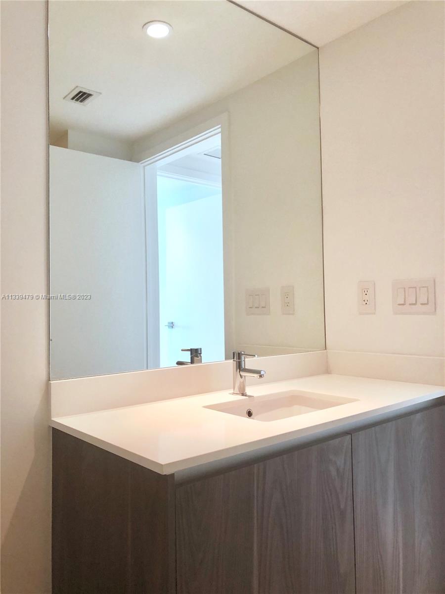 ONE PARAISO CONDO - Residential