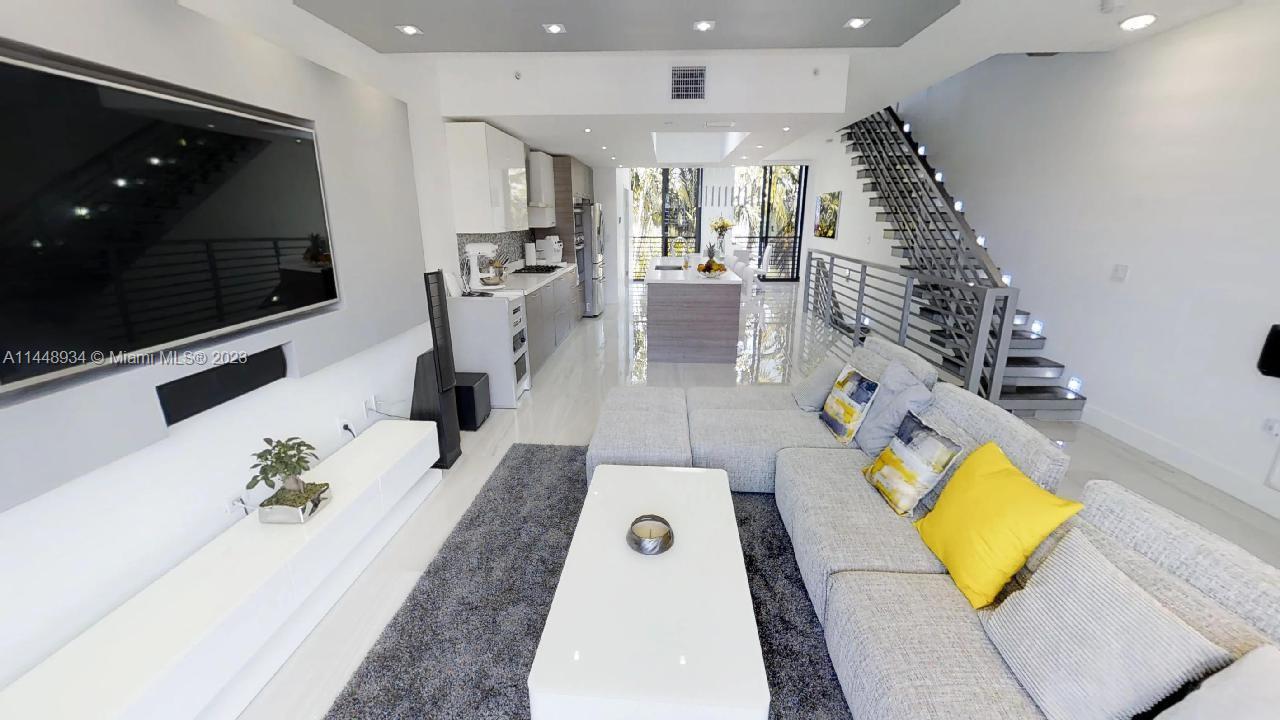 BAY HARBOR ISLAND - Residential