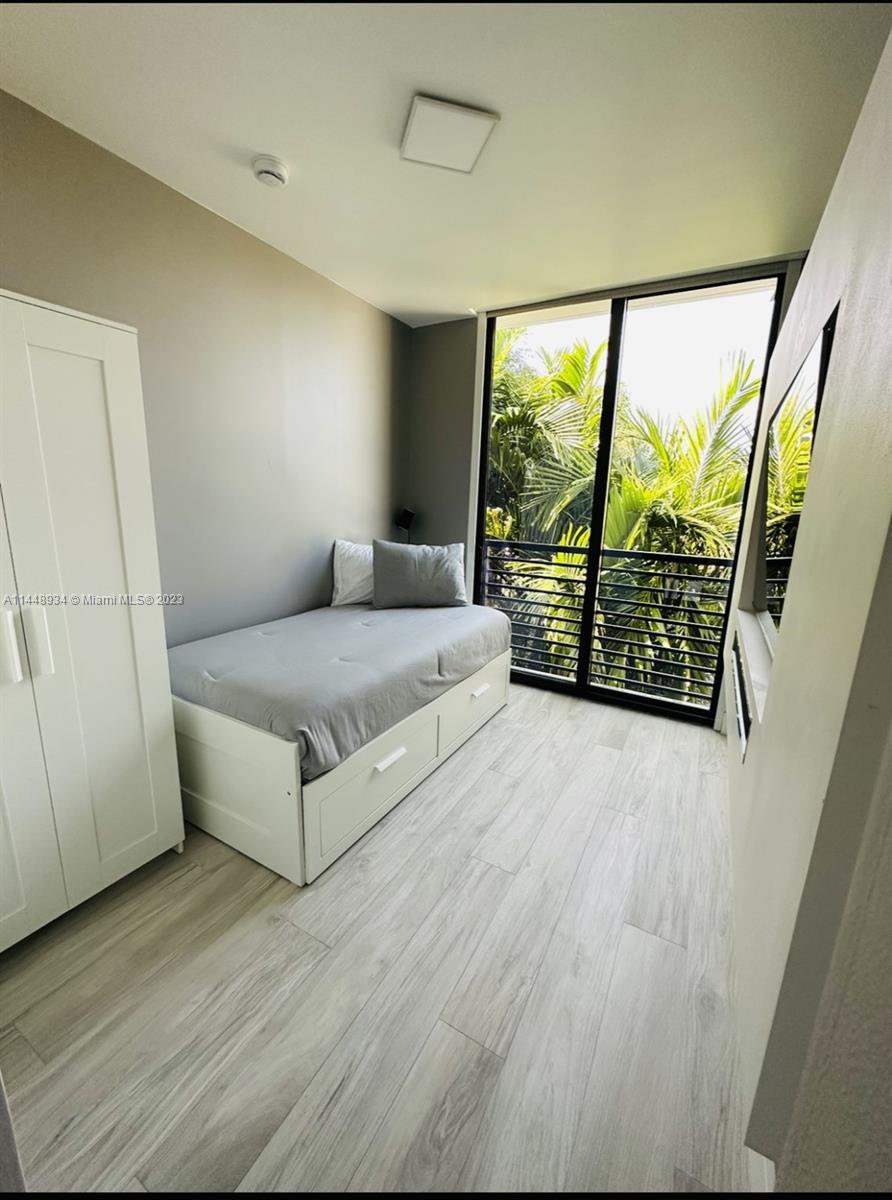 BAY HARBOR ISLAND - Residential