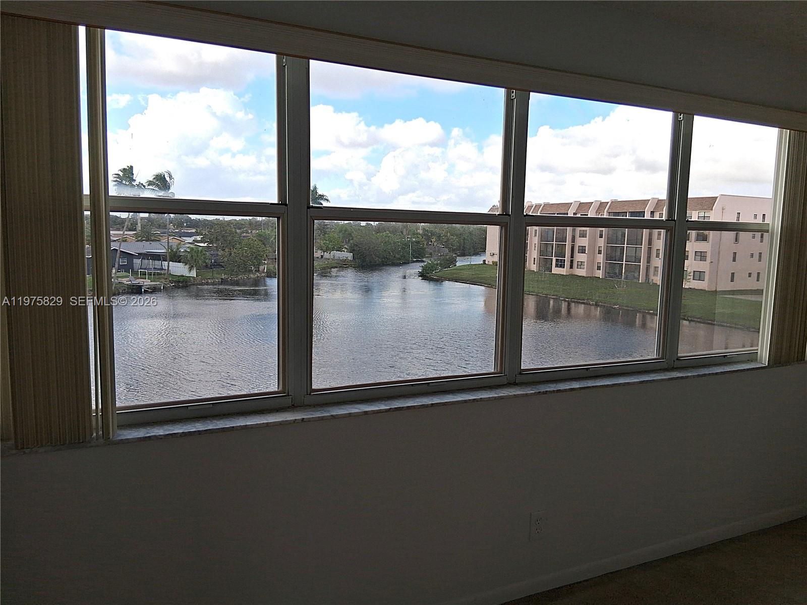 SUNRISE LAKES 213 CONDO - Residential