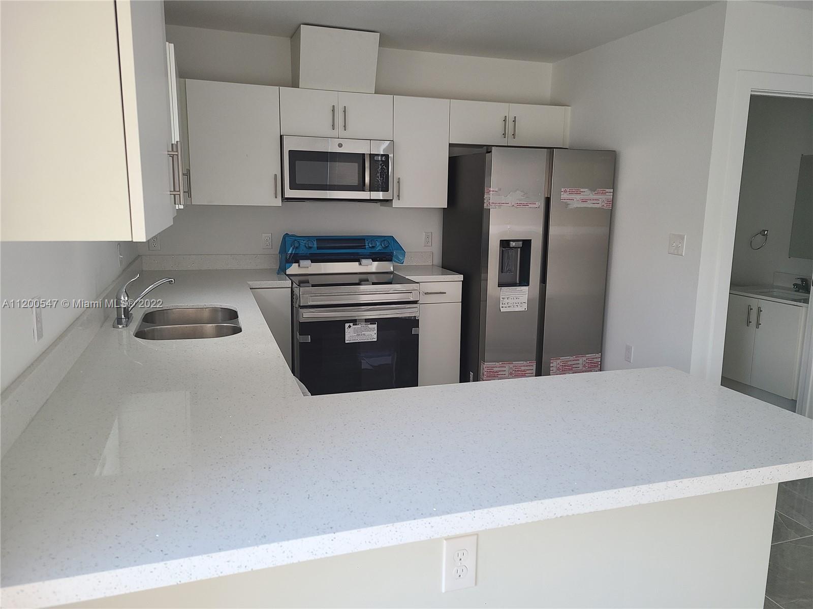 AMD PL BAY RIDGE - Residential Lease