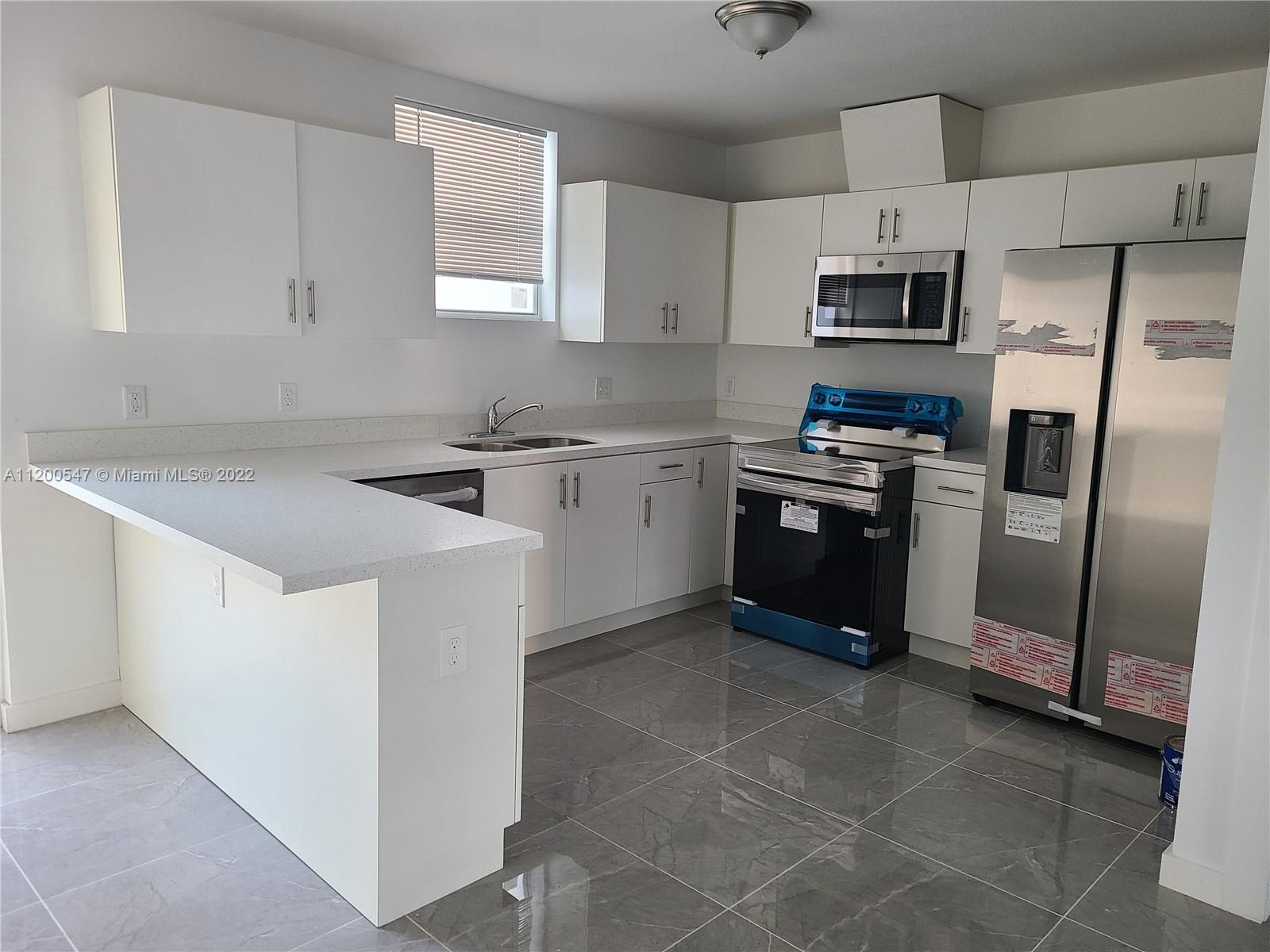 AMD PL BAY RIDGE - Residential Lease