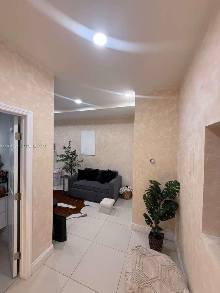 LUZ MARINA SUBDIVISION - Residential Lease