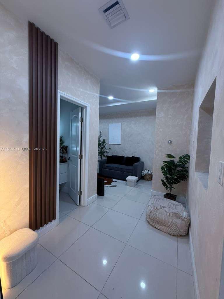 LUZ MARINA SUBDIVISION - Residential Lease