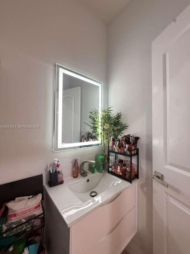 LUZ MARINA SUBDIVISION - Residential Lease
