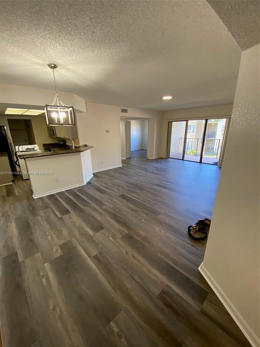 3 bedrooms 2 bath beautiful renovated unit, Assoc. requires 650 min credit score for all adults.