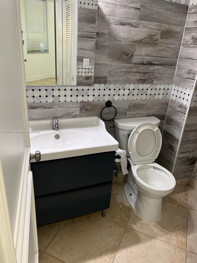 CORAL SPRINGS ESTATE TOWN - Residential Lease