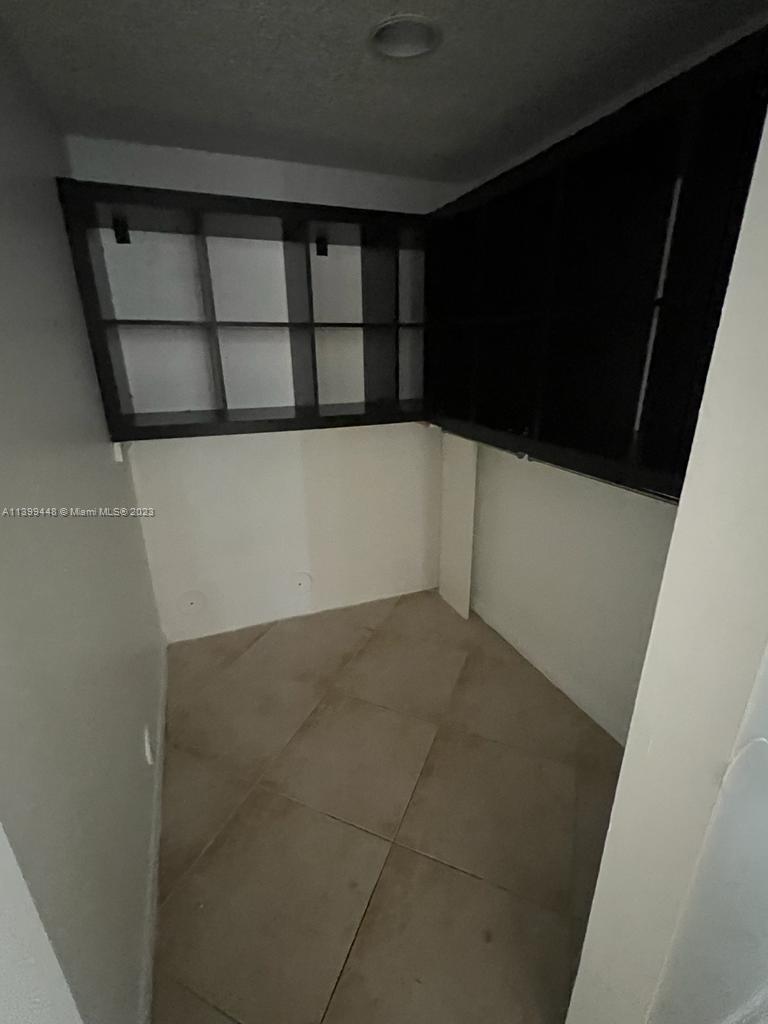 CORAL SPRINGS ESTATE TOWN - Residential Lease