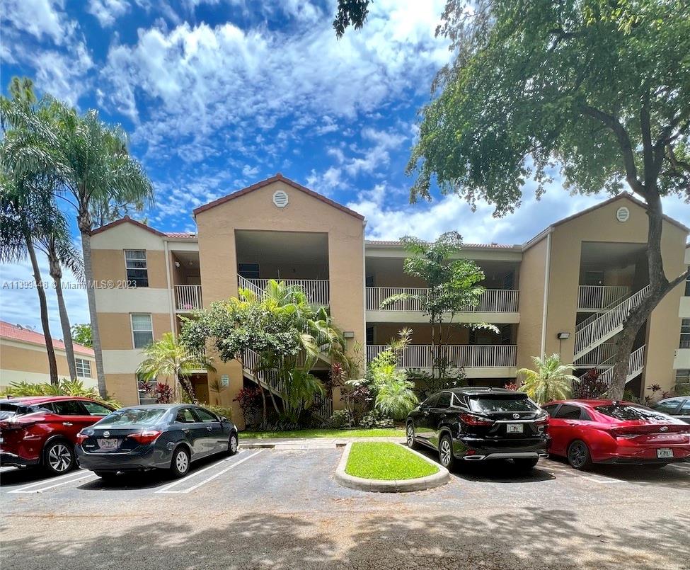 CORAL SPRINGS ESTATE TOWN - Residential Lease