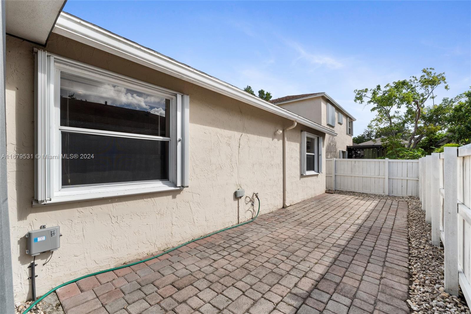 PEMBROKE LAKES SEC EIGHT - Residential