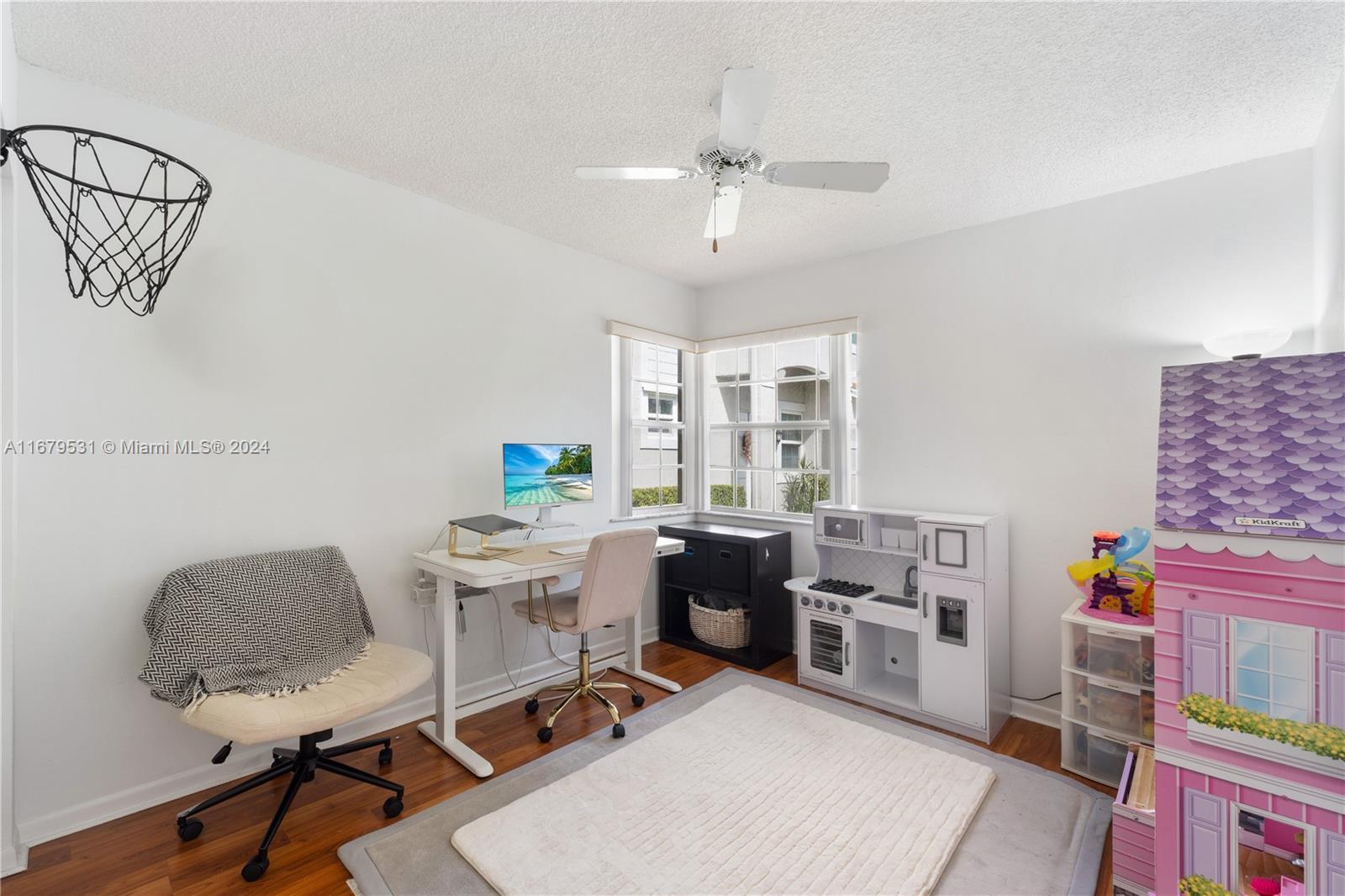 PEMBROKE LAKES SEC EIGHT - Residential