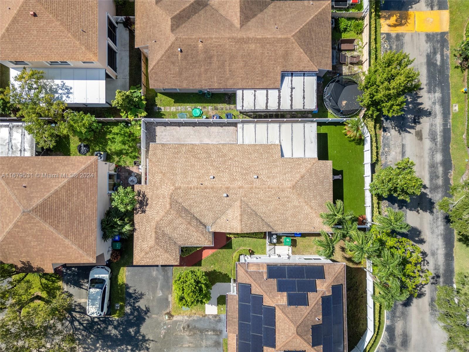 PEMBROKE LAKES SEC EIGHT - Residential