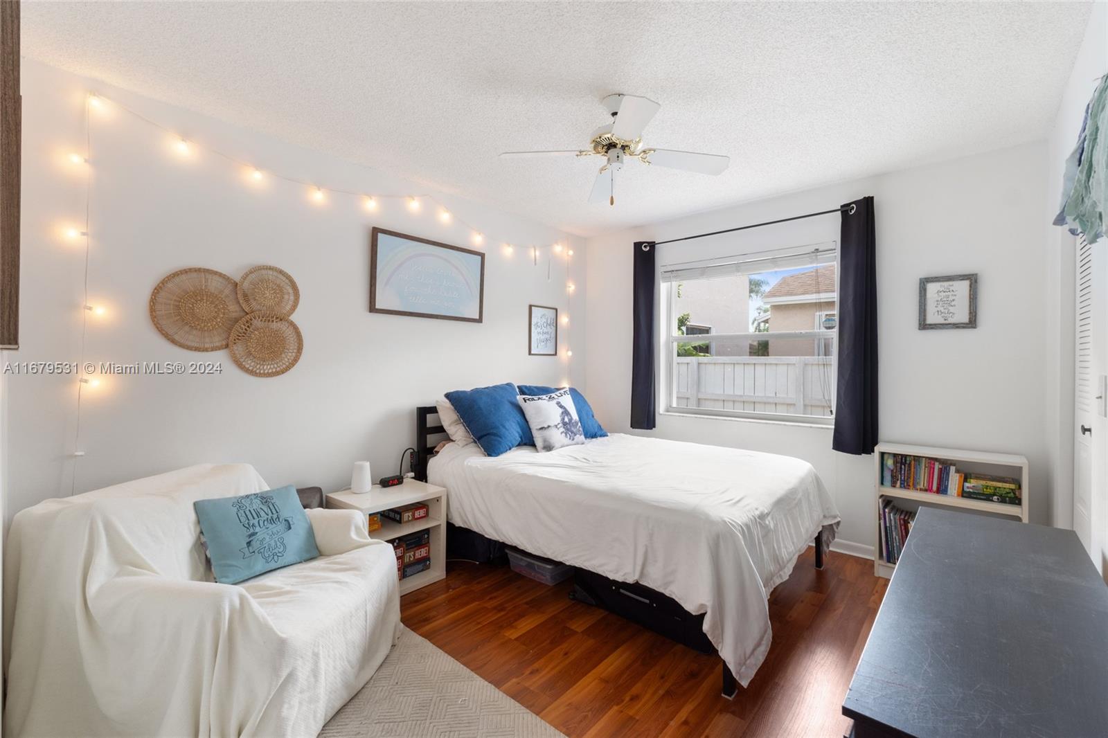 PEMBROKE LAKES SEC EIGHT - Residential