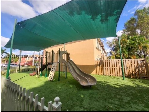 THE GATES AT DORAL ISLES - Residential