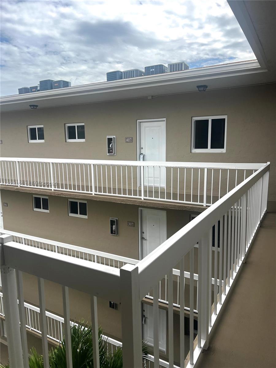 VILLAGE OF KINGS CREEK CO - Residential