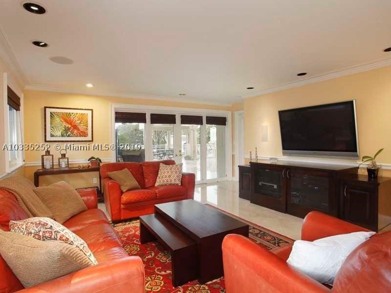 29 54 41 C GABLES RIV SEC - Residential