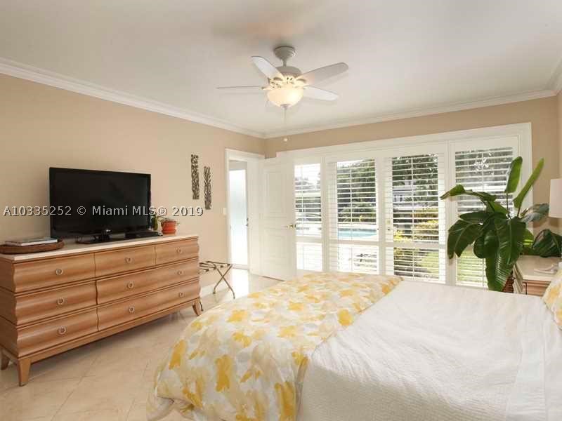 29 54 41 C GABLES RIV SEC - Residential
