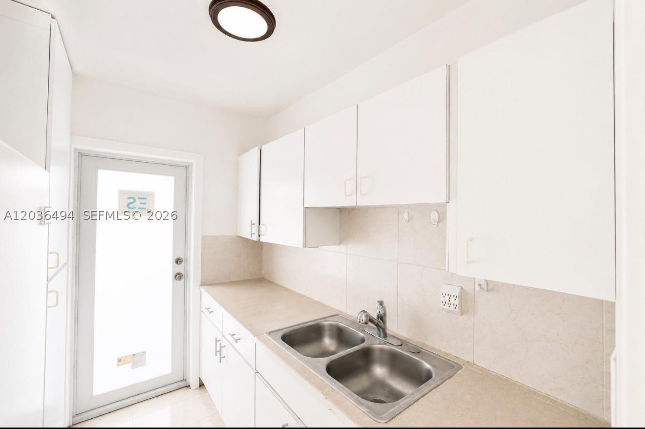 PARK VIEW ISLAND - Residential Lease