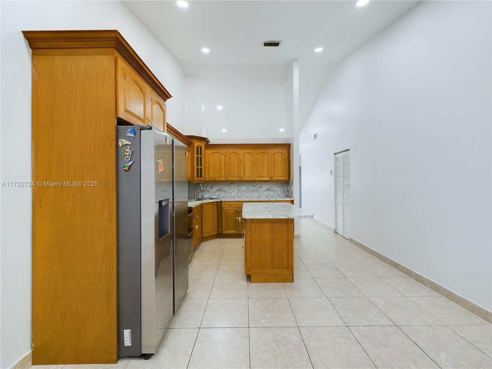 LA PRADERA GARDENS - Residential