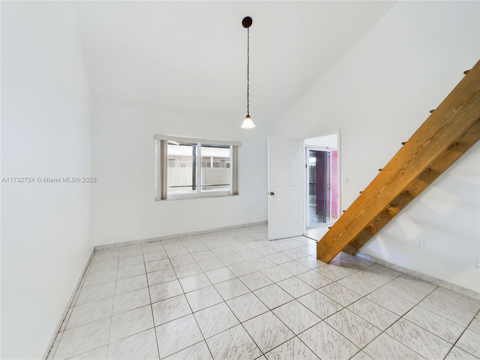 LA PRADERA GARDENS - Residential