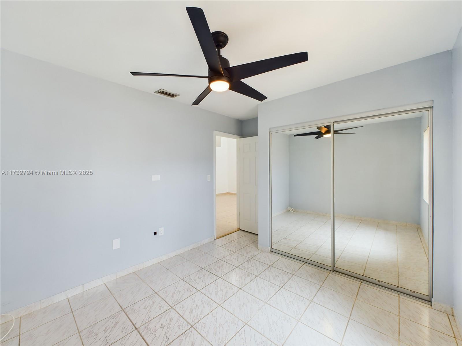 LA PRADERA GARDENS - Residential