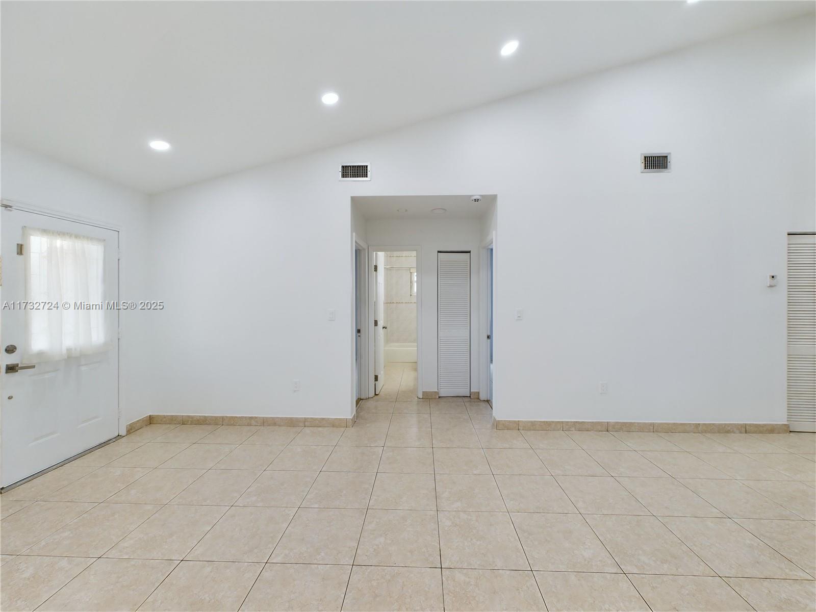 LA PRADERA GARDENS - Residential