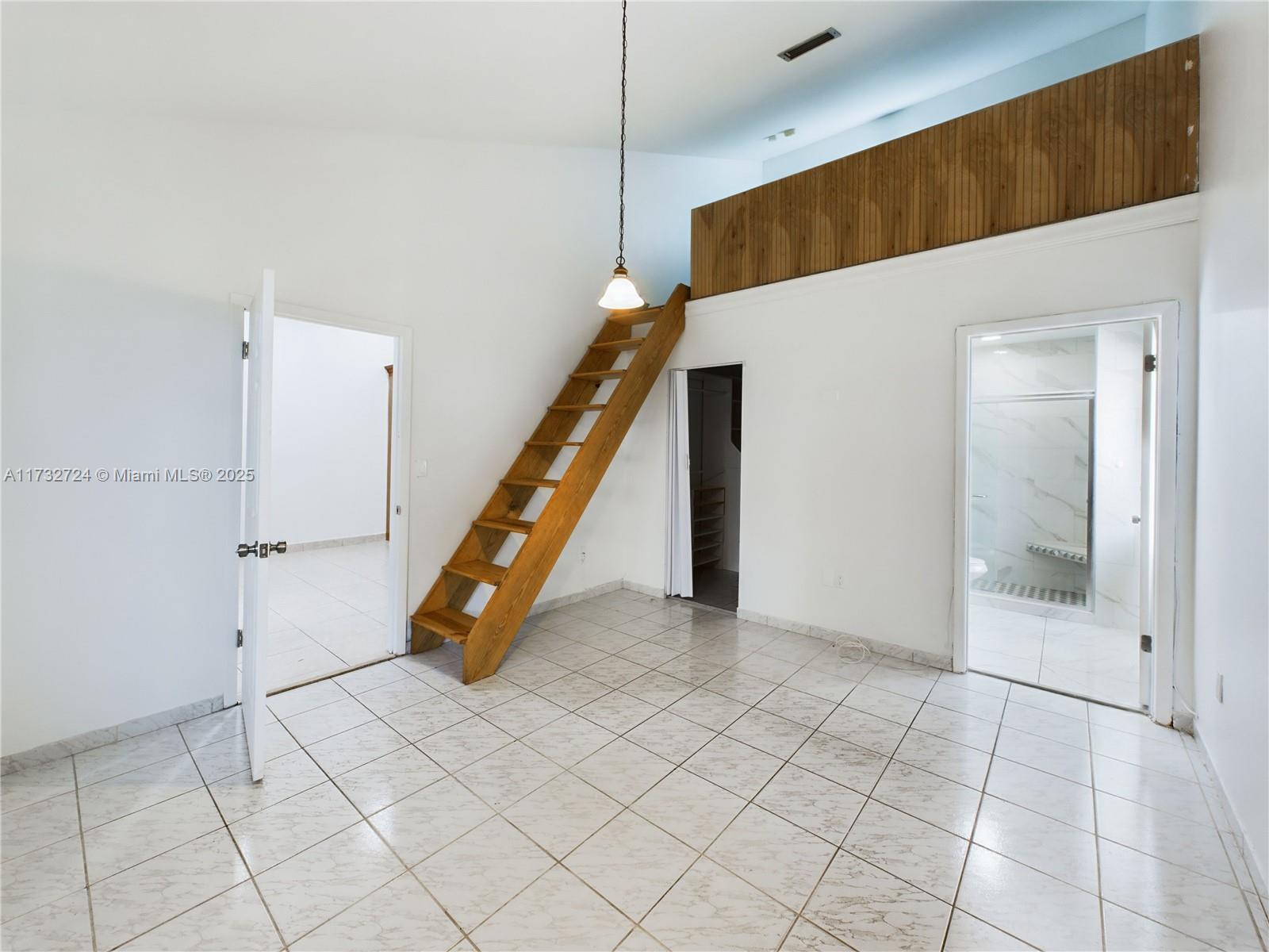 LA PRADERA GARDENS - Residential