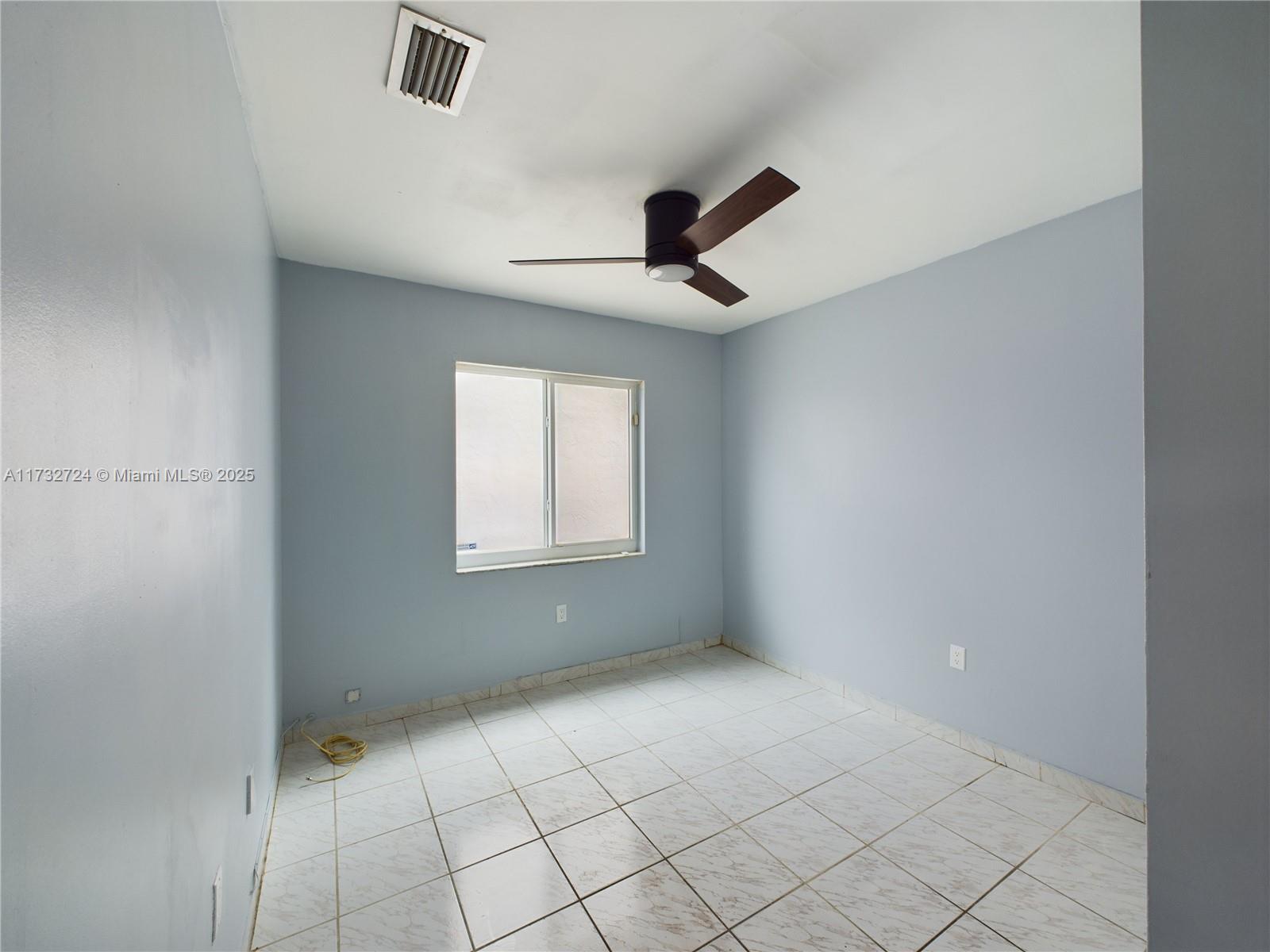 LA PRADERA GARDENS - Residential